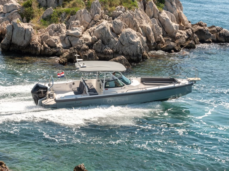 Hyr en Axopar Axopar 28 T-Top Trogir  