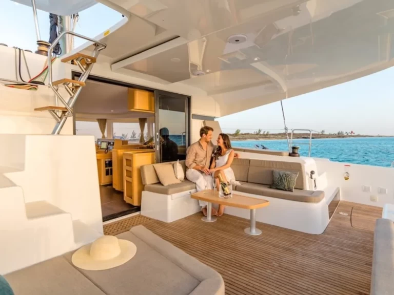 Lagoon Lagoon 42 charter bareboat eller skeppad i Le Marin