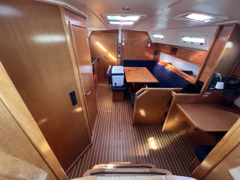 Uthyrning Segelbåt  Bavaria med en båtlicens 