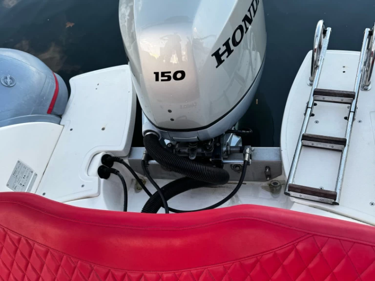 Bwa BWA 22 charter bareboat eller skeppad i Porto-Vecchio