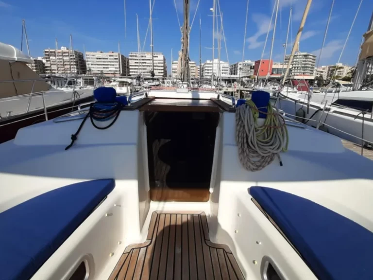 Uthyrning Segelbåt  Bavaria med en båtlicens 