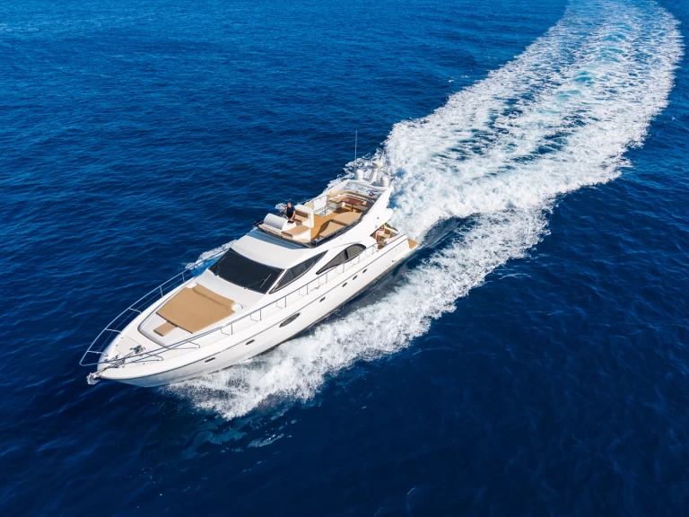 Ferretti 591 charter bareboat eller skeppad i Dubrovnik