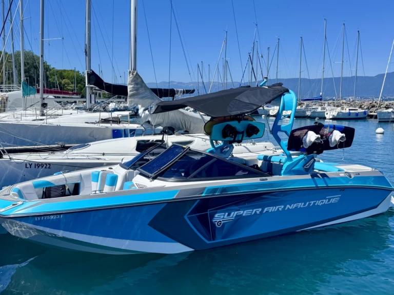 Hyr en NAUTIQUE BOAT COMPANY SUPER AIR NAUTIQUE G23 Yvoire 