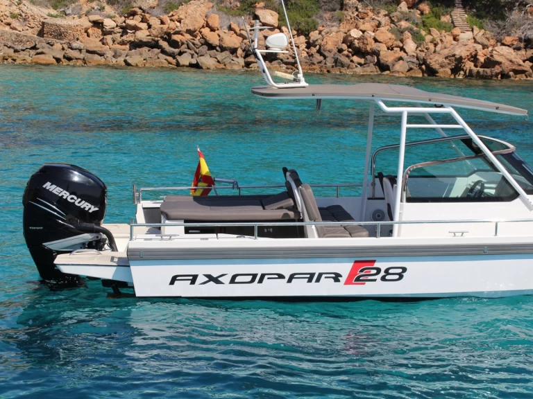 Hyr en Axopar 28 T-Top Club Nàutic Santa Ponsa 
