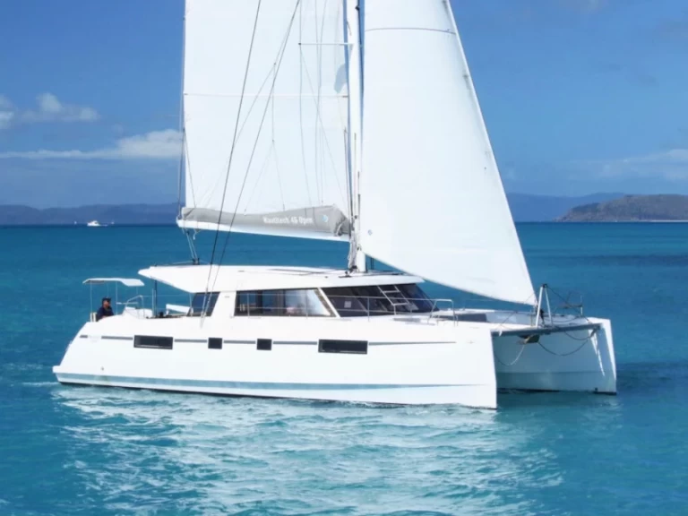 Nautitech Nautitech 46 Open charter bareboat eller skeppad i Cogolin
