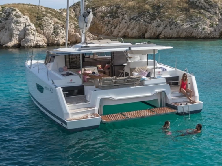Uthyrning Katamaran  i Cogolin - Fountaine Pajot Astrea 42