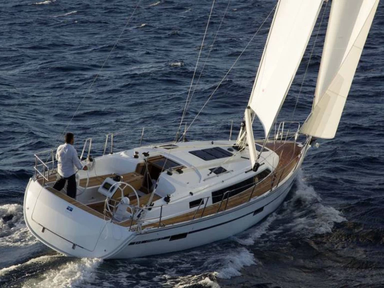 Hyr en Bavaria Cruiser 37 Lemmer 