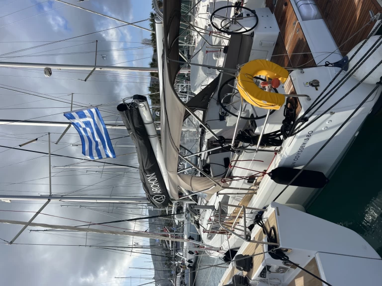 Jeanneau Sun Odyssey 380 charter bareboat eller skeppad i Kos 
