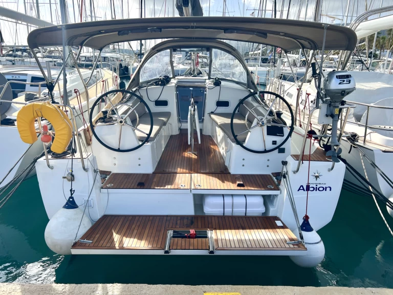 Hyr en Jeanneau Sun Odyssey 380 Kos  