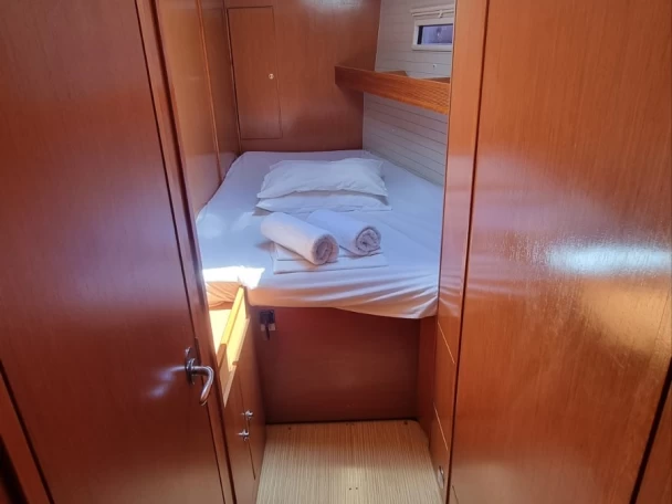 Bavaria Cruiser 55 charter bareboat eller skeppad i Kos 