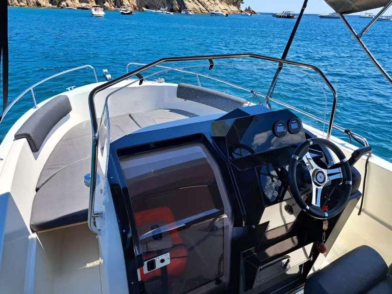 Uthyrning Motorbåt  Pacific Craft med en båtlicens 