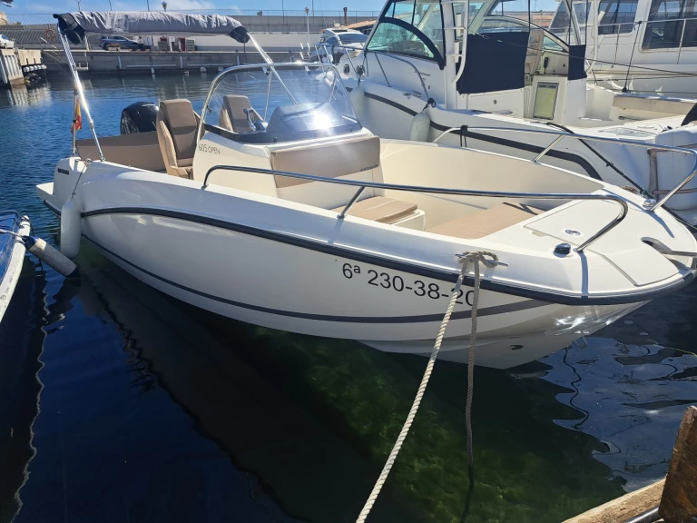 Hyra Motorbåt  med eller utan skeppare Quicksilver Marina de Palamós 