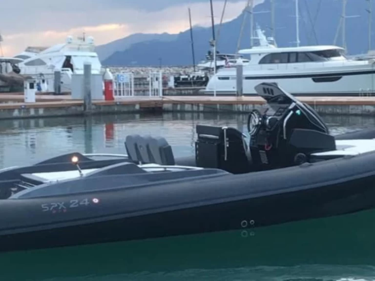 Spx Spx 24 charter bareboat eller skeppad i Giardini-Naxos