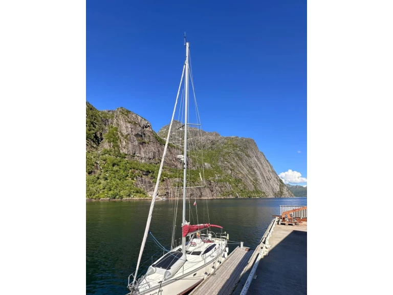 Yacht charter Eidkjosen billig Delphia 40