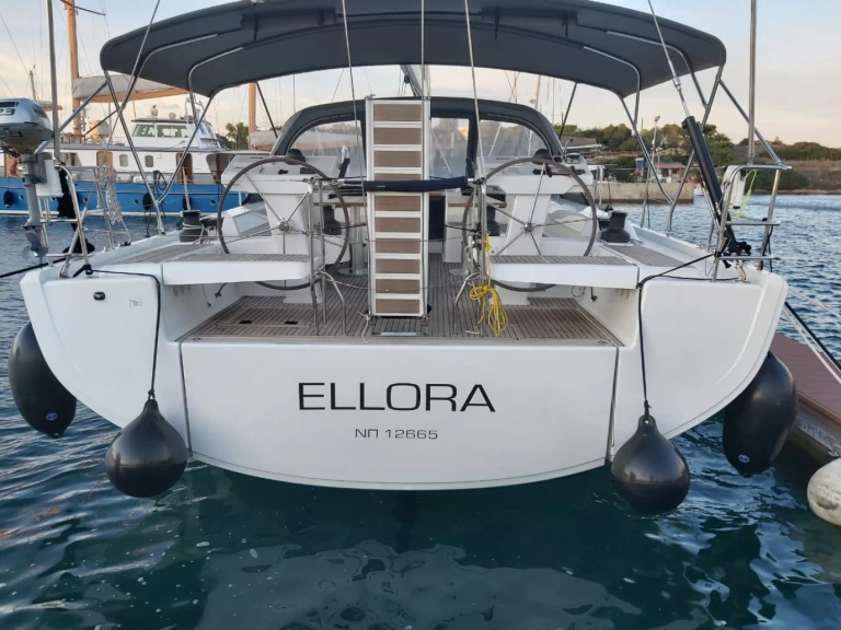 Uthyrning Segelbåt  Hanse med en båtlicens 