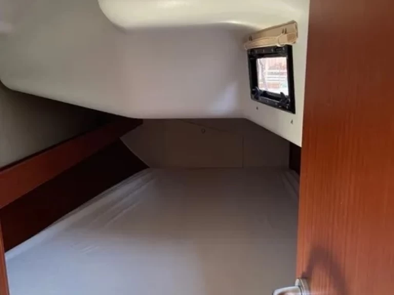 Dehler Dehler 38 SQ charter bareboat eller skeppad i Lavrio