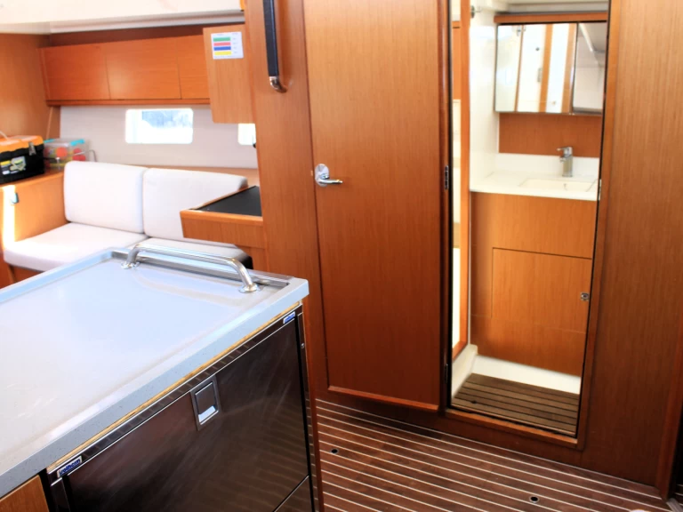 Yacht charter Lavrio billig Bavaria C45