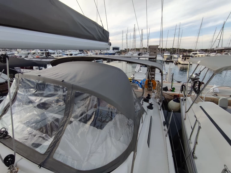 Hyr en Hanse Hanse 458 Lavrio 