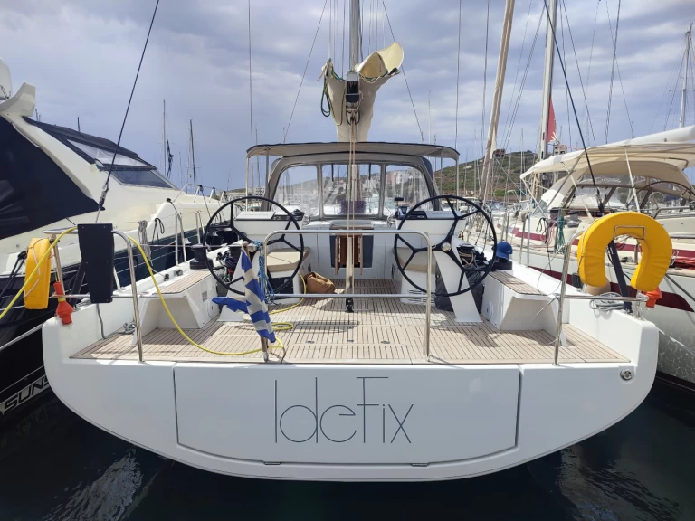 Yacht charter Lavrio billig First 44