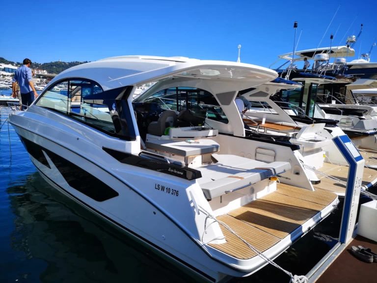 Båtuthyrning Bénéteau Gran Turismo 32 i Pula  på Samboat 