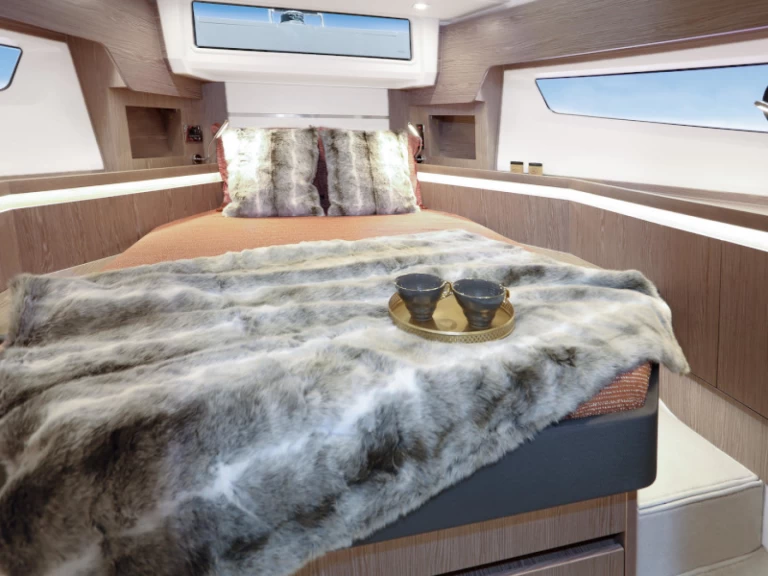 Hyr en Sealine Sealine F430 Pula  