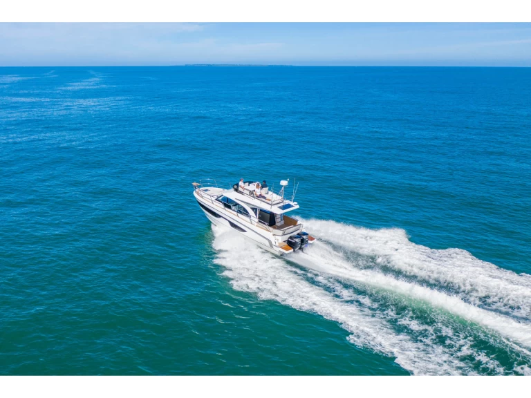 Båtuthyrning Bénéteau Antares 11 FLY i Pula  på Samboat 