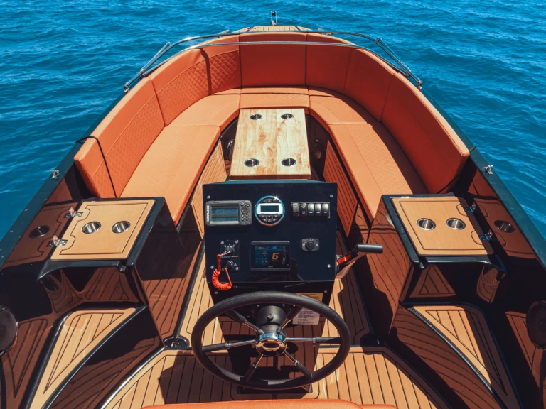 Båtuthyrning FEMIS AQUA 615 T6 i Puerto Marina Benalmadena på Samboat 