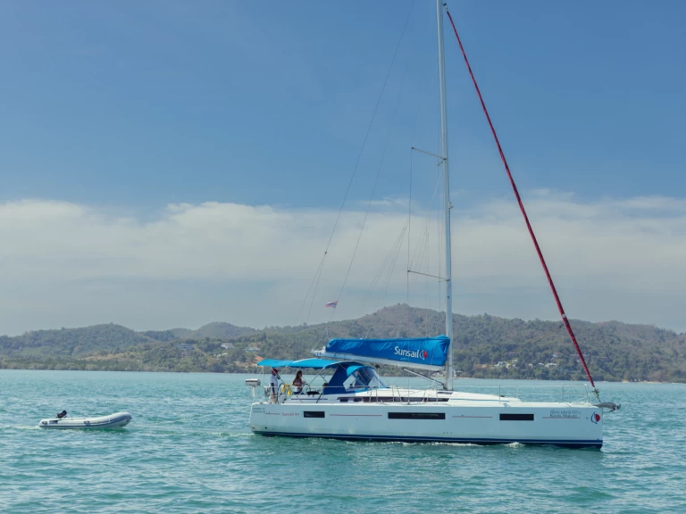 Yacht charter Piraeus billig Sun Odyssey 440