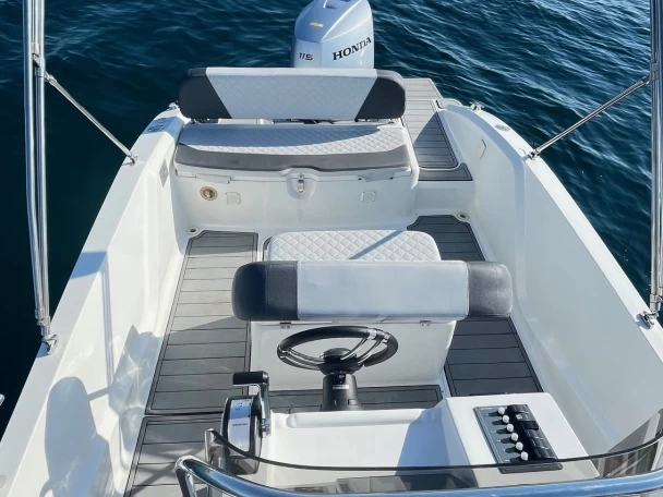 Idea Marine IDEA 58 charter bareboat eller skeppad i Rovinj