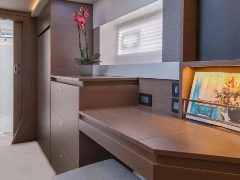 Yacht charter Road Town billig Leopard 42