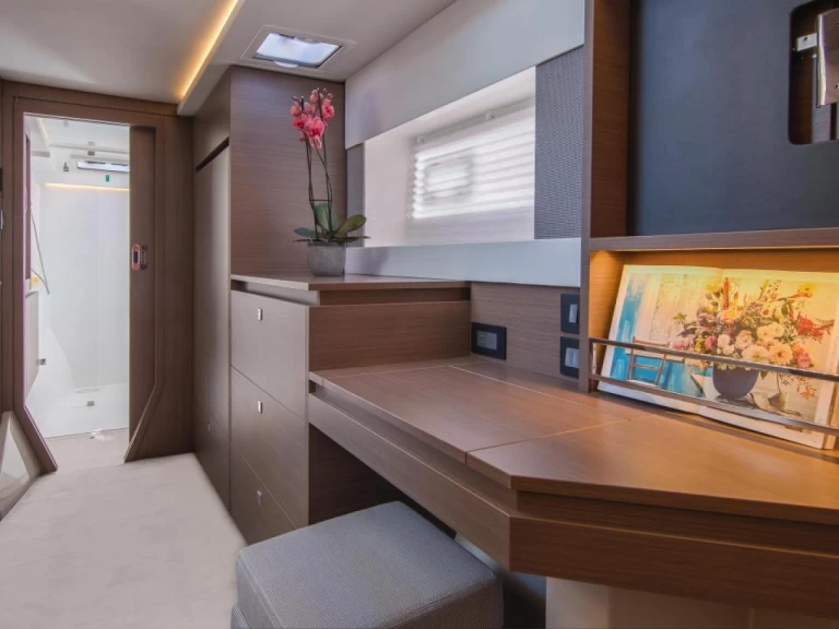 Yacht charter Marigot billig Leopard 42