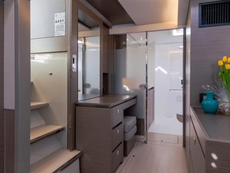 Yacht charter Eden Island billig Leopard 50