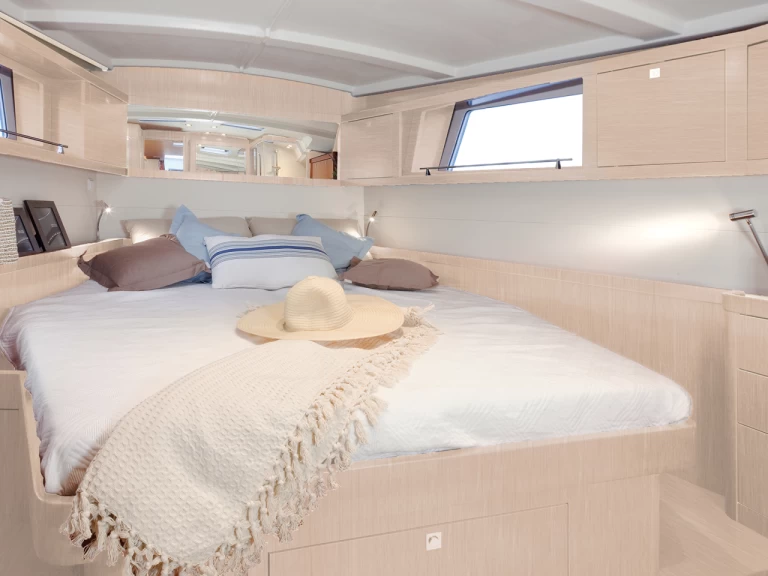 Hyra Segelbåt  med eller utan skeppare Bénéteau Furnari 