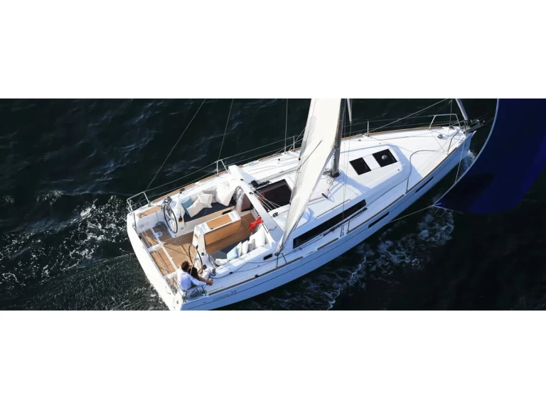 Hyr en Bénéteau Oceanis 35 Furnari 