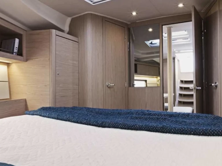 Bénéteau Oceanis 461/3/3 charter bareboat eller skeppad i Dubrovnik