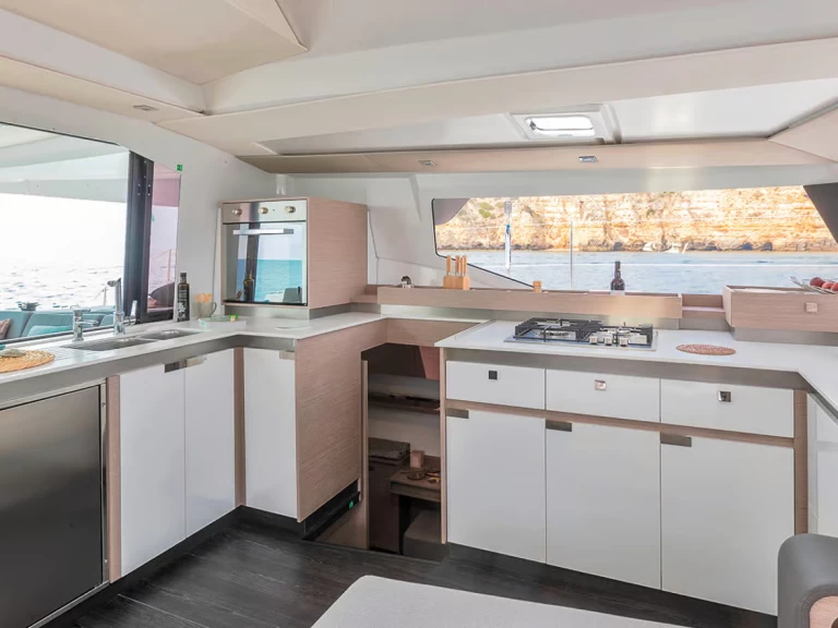 Uthyrning Katamaran  i Furnari - Fountaine Pajot Elba 45