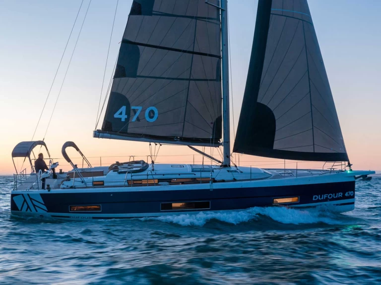 Dufour Dufour 470 charter bareboat eller skeppad i Furnari