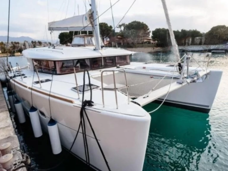 Hyr en Lagoon Lagoon 400 S2 Volos 