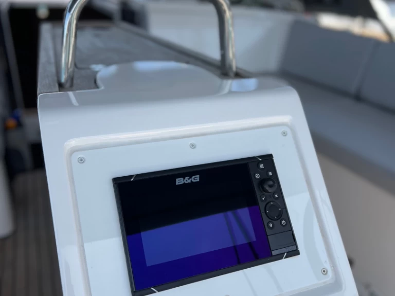 Uthyrning Segelbåt  Bavaria med en båtlicens 