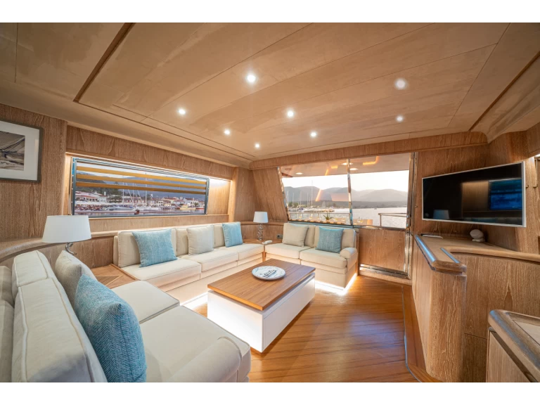 Lyx yacht för uthyrning Sámi till det bästa priset 