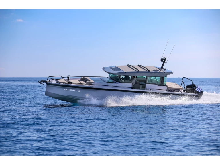 Axopar Axopar 37 XC Cross Cabin (2 cabins) charter bareboat eller skeppad i Anávyssos