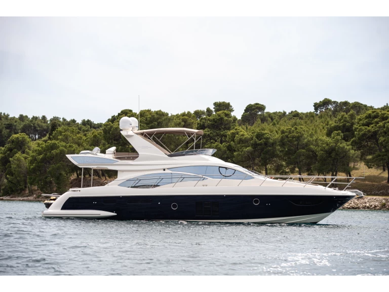 Azimut Azimut 58 Fly charter bareboat eller skeppad i Šibenik 