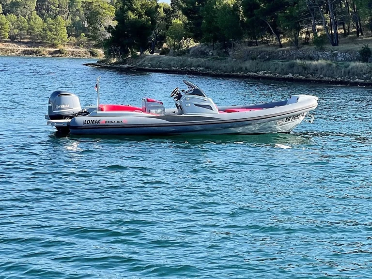 Hyra Motorbåt  med eller utan skeppare Lomac Šibenik  