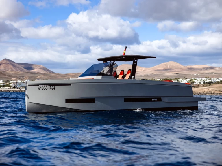 Yacht charter Playa Blanca billig De Antonio D32 Open