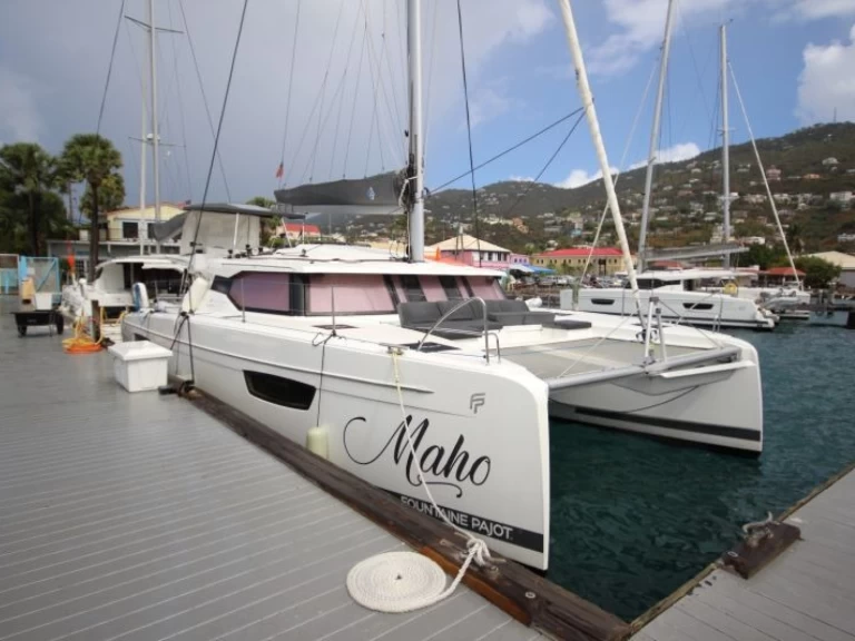 Yacht charter Road Town billig Astrea 42
