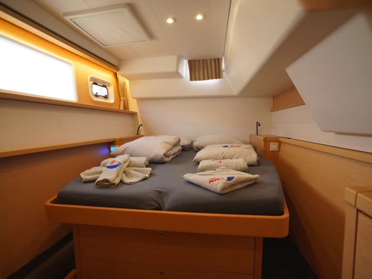 Lagoon Lagoon 450 F charter bareboat eller skeppad i Marmaris