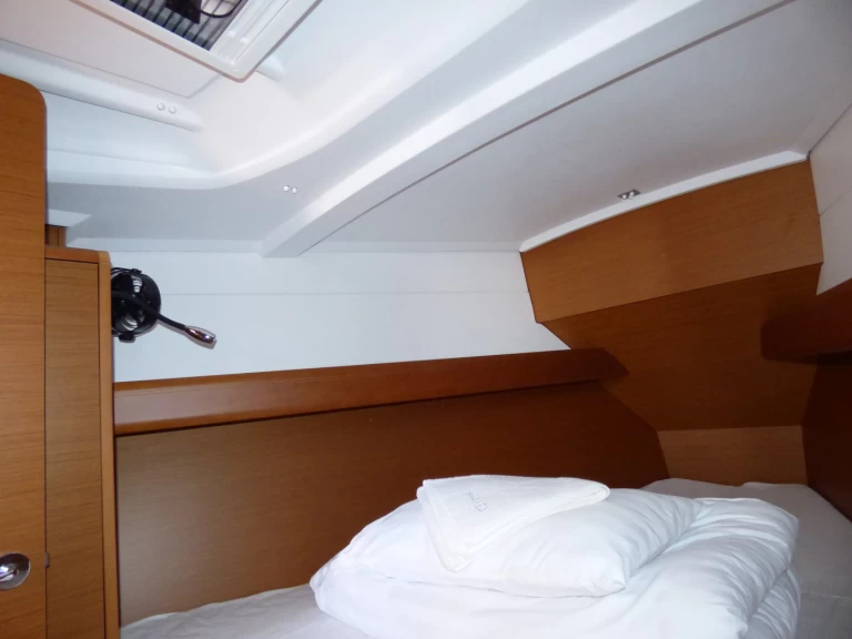 Hyr en Jeanneau Sun Odyssey 389 Kaštel Gomilica 