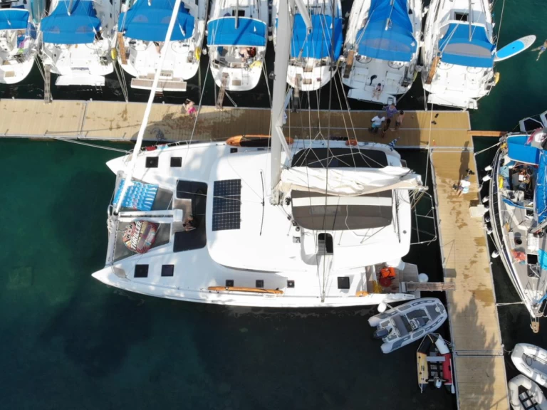 Lagoon Lagoon 50 charter bareboat eller skeppad i Lefkáda
