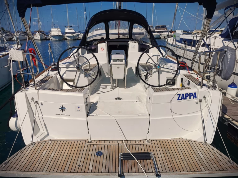 Båtuthyrning Jeanneau Sun Odyssey 389 i Drage på Samboat 