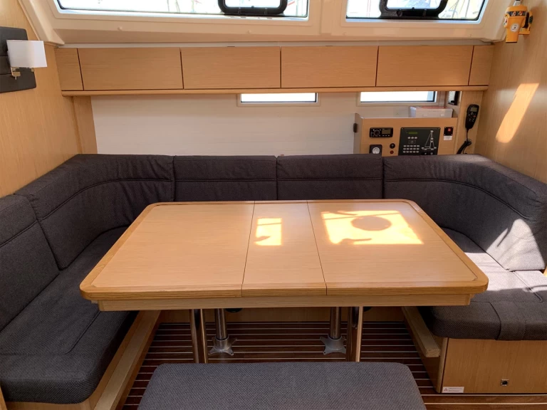 Yacht charter Lavrio billig Cruiser 46